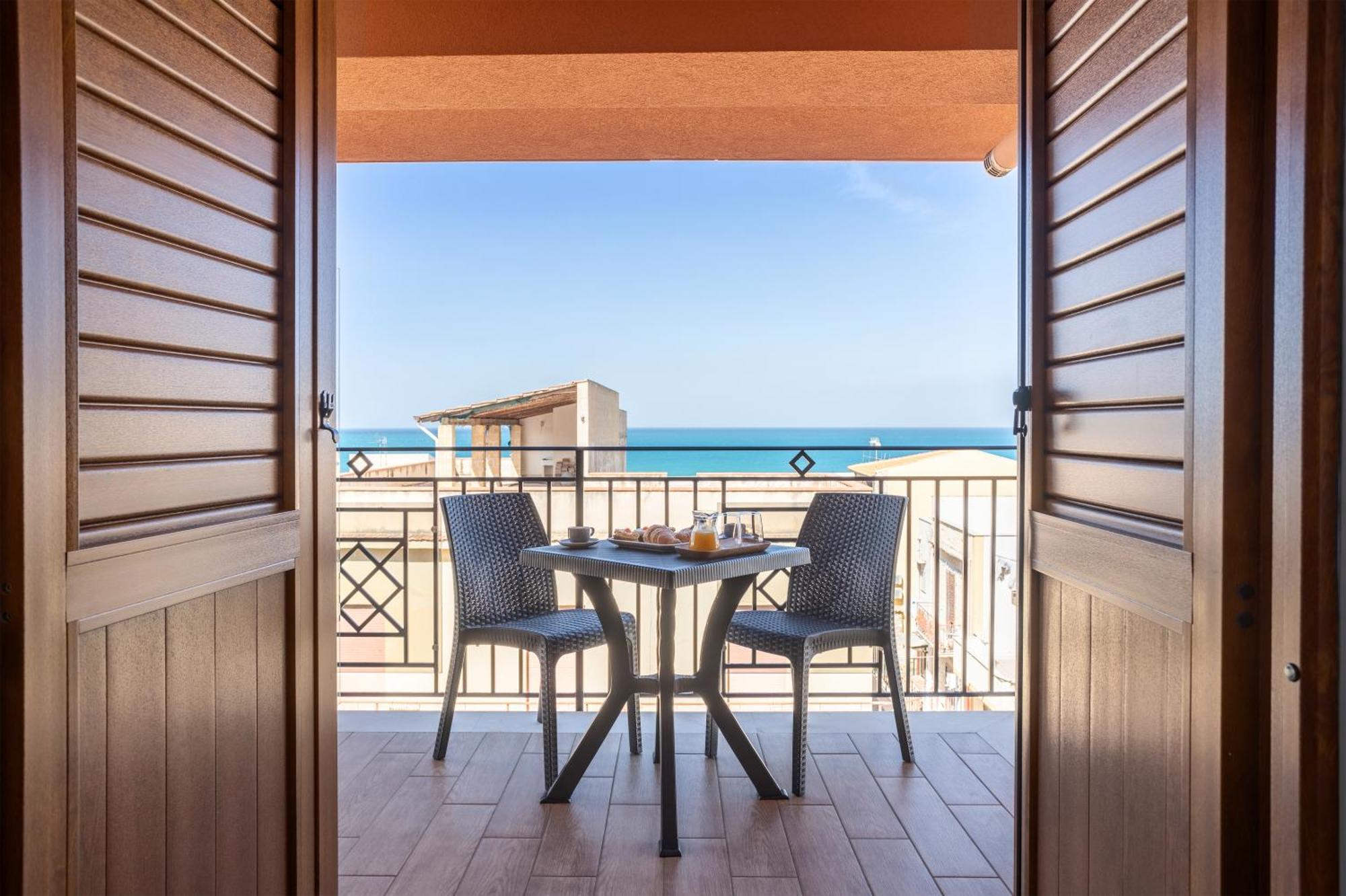 Azzurra Apartments Balestrate Exterior photo