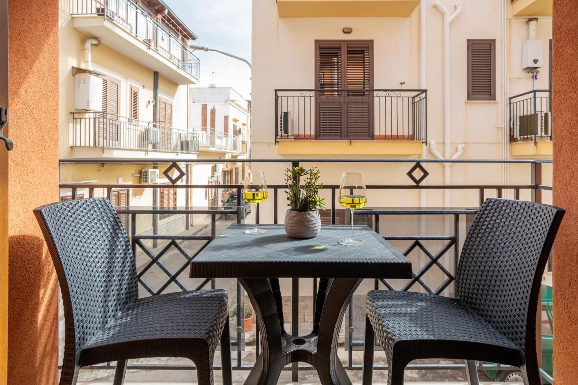 Azzurra Apartments Balestrate Exterior photo